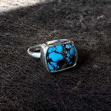Load image into Gallery viewer, Turquoise East West Ring
